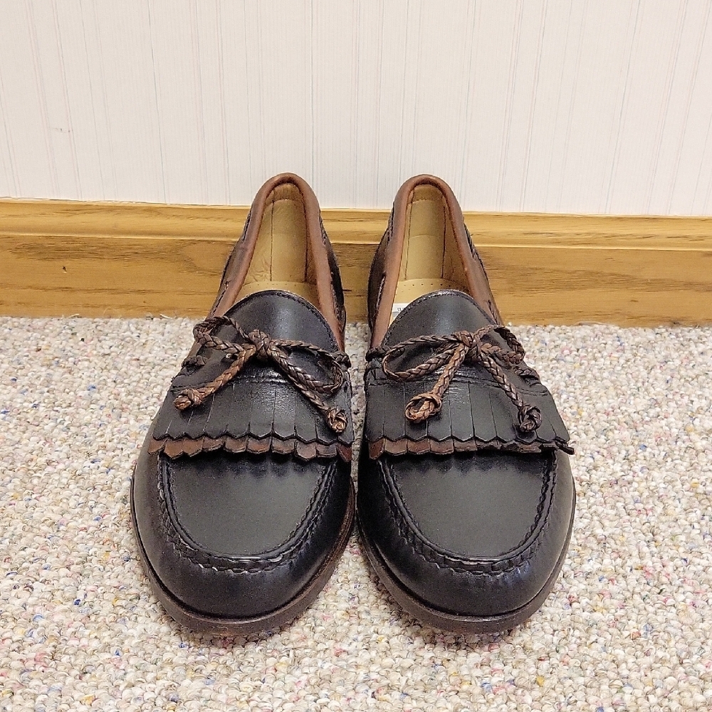 Allen Edmond Woodstock Men's Classic Kiltie Tassel Loafers in Black and Brown 11